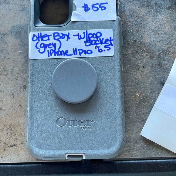 iPhone cases - Picture 5 of 8